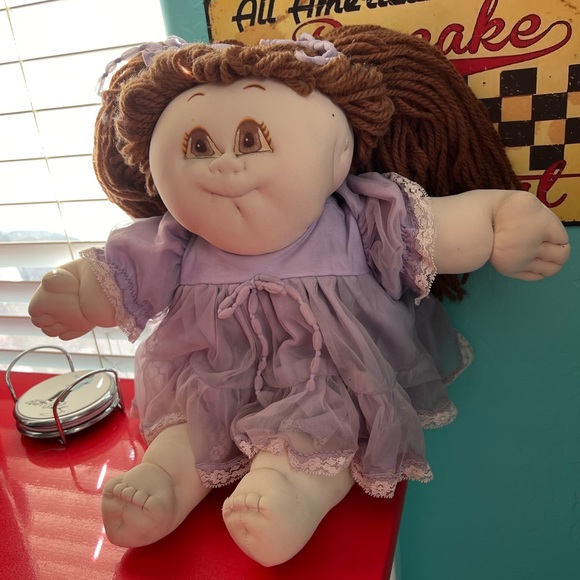 CABBAGE PATCH DOLL - Picture 2 of 6